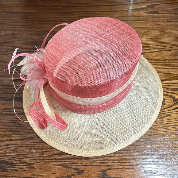 Pink and cream wedding/event hat - Picture 5 of 8